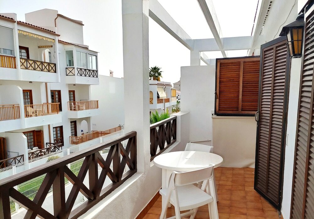 Фото Pool View Los Cristianos by HelloApartments