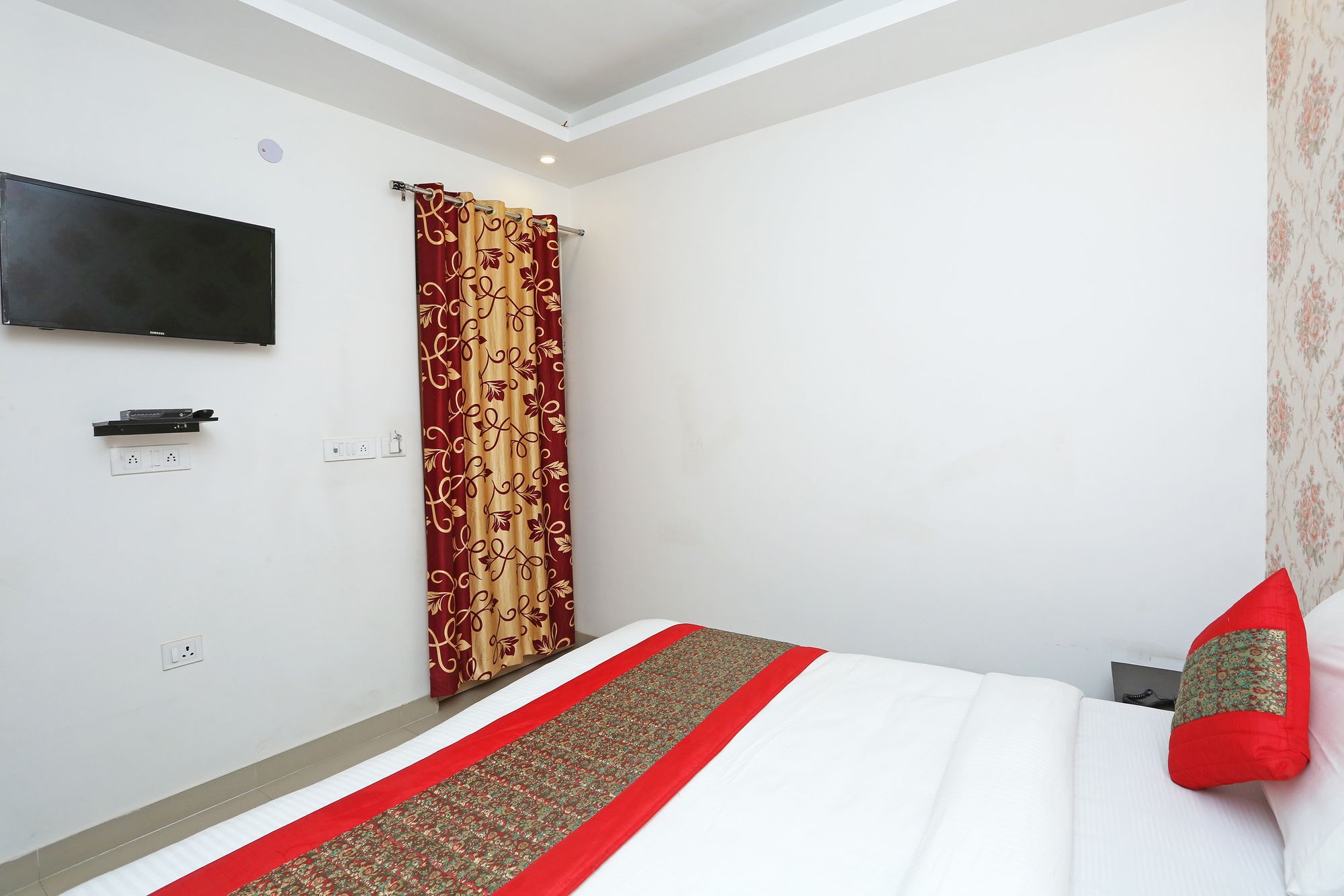 Фото Oyo 11384 Hotel Diamond Star