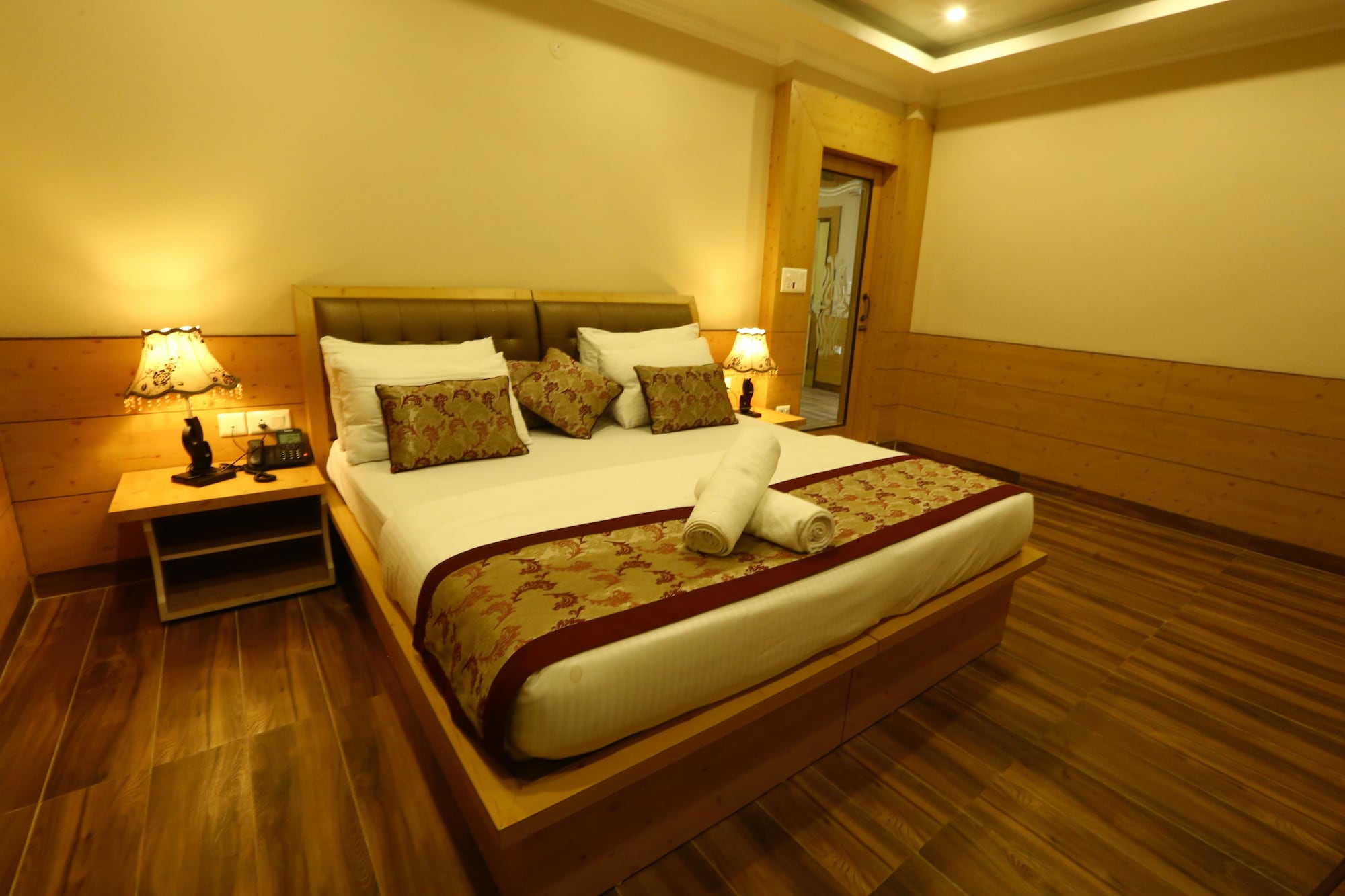 Фото Quartz Himalayan Brothers