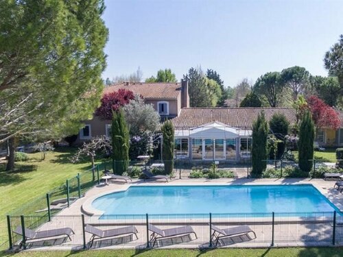 Гостиница Domaine de la petite Isle - Luberon в Апте