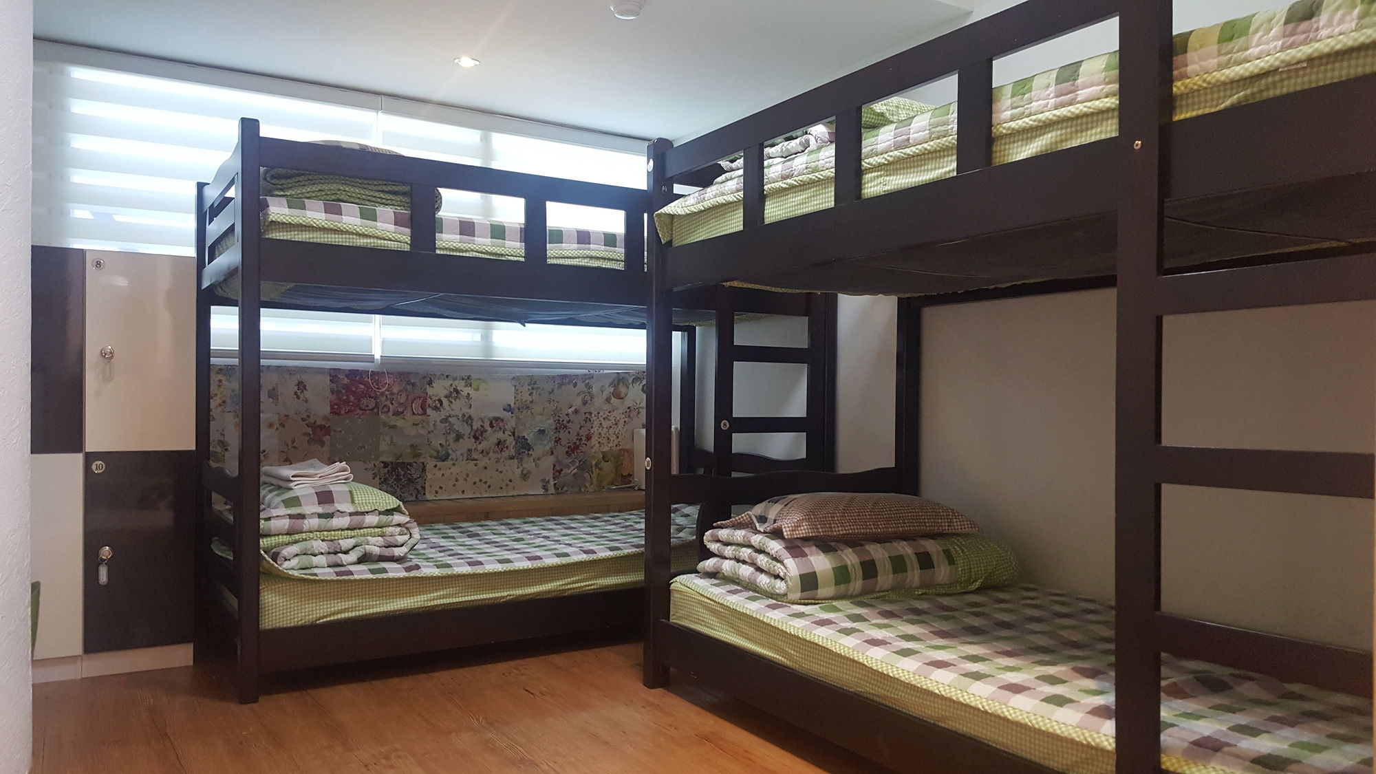 Фото Dongbaekseom Guesthouse - Hostel