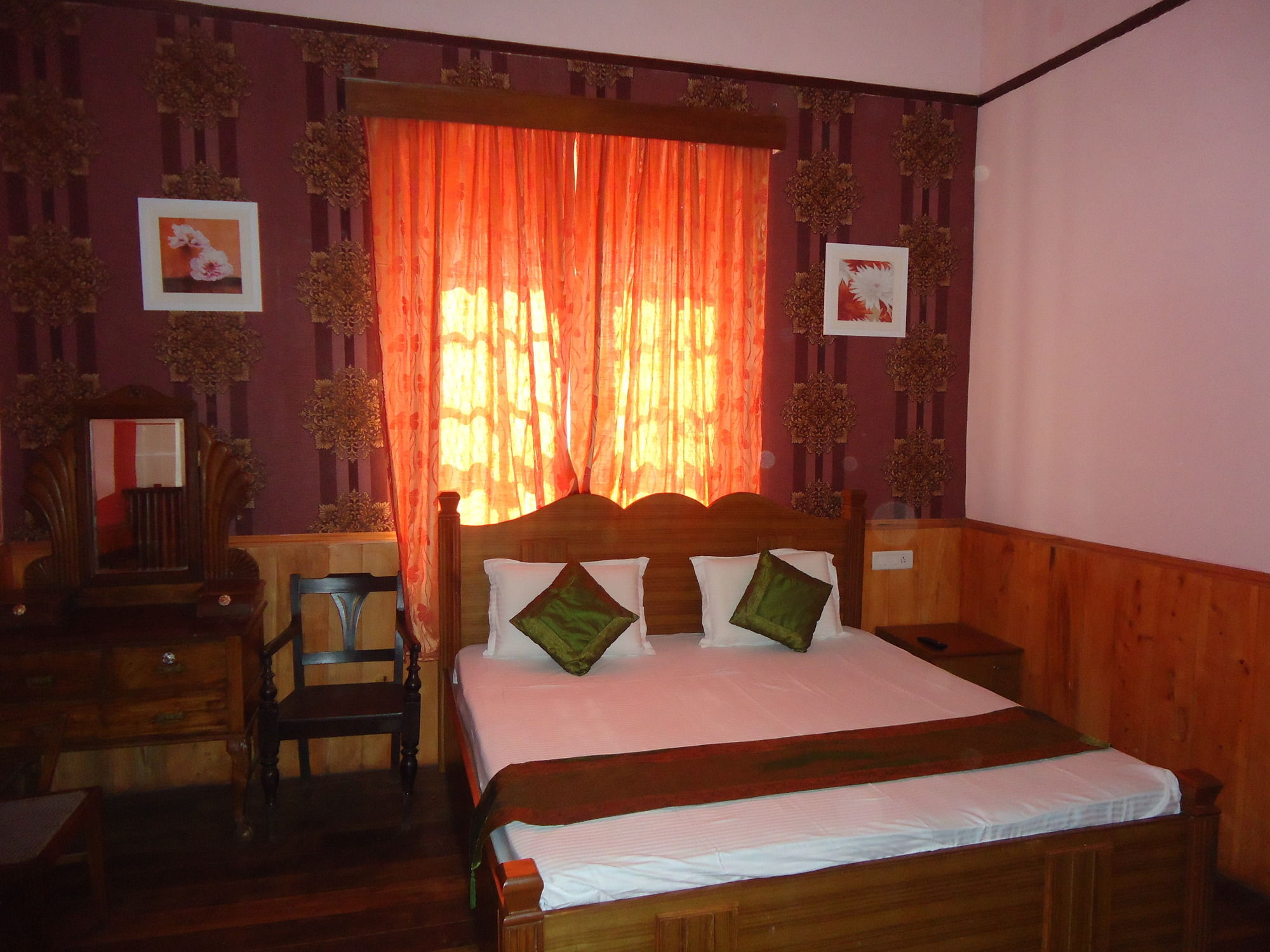 Фото Treebo Trip Rosefield Heritage