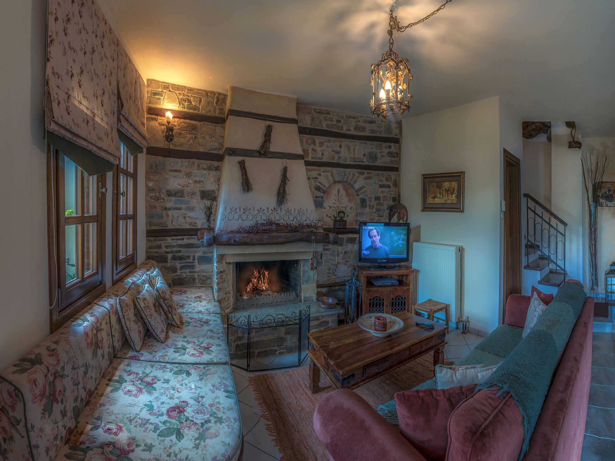 Фото To Stefani tis Makrinas