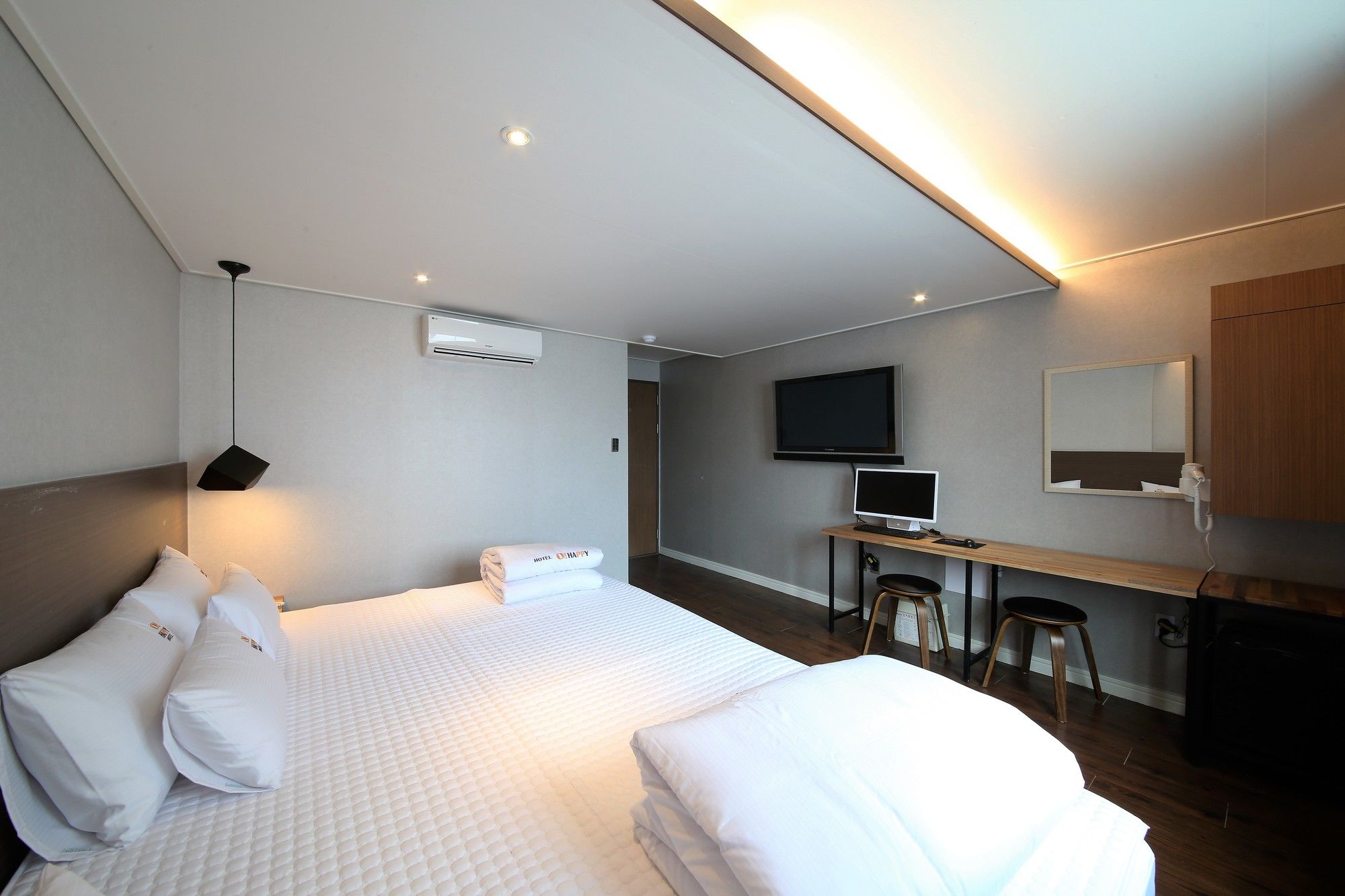 Фото The Stone Bridge Hotel