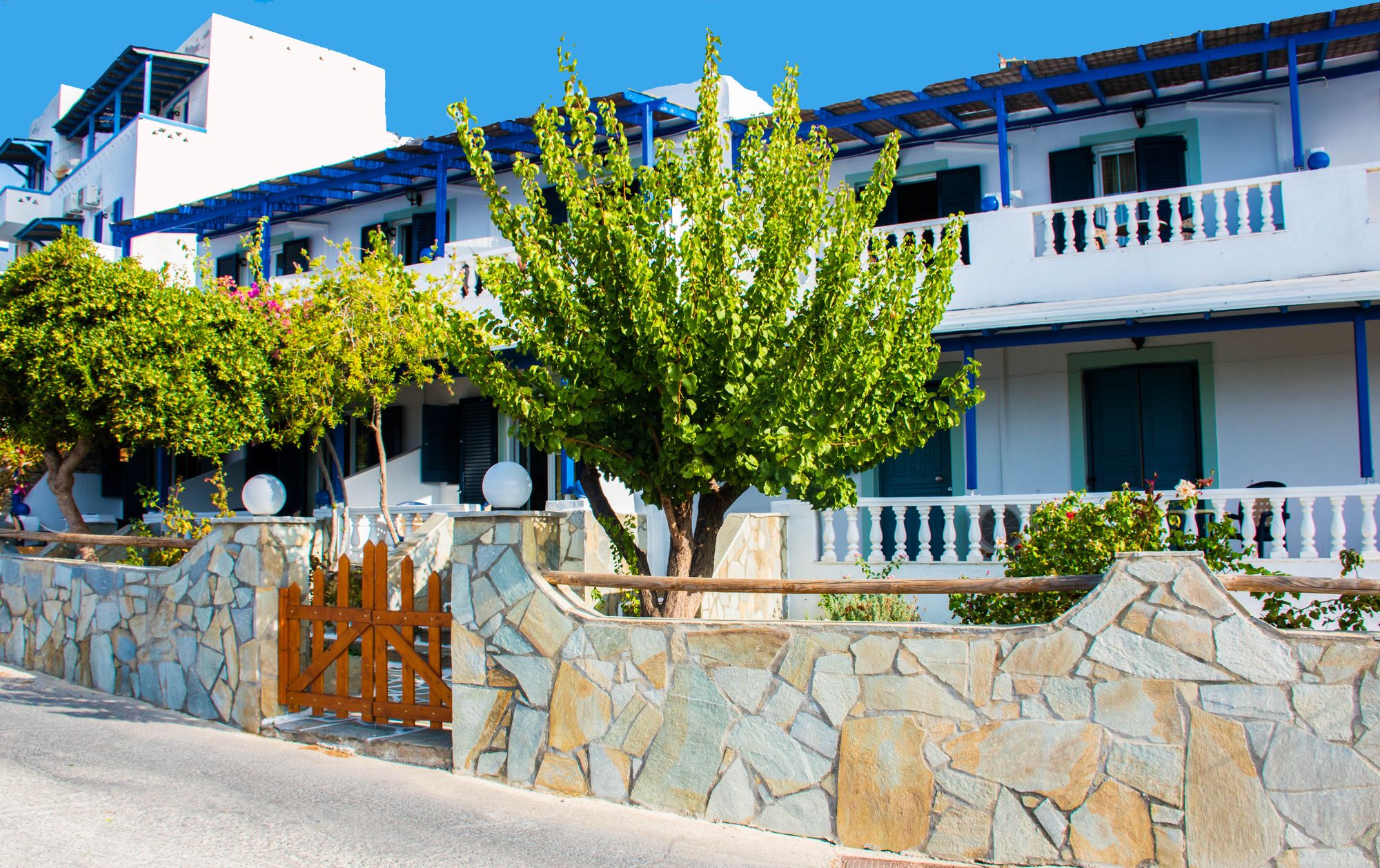 Фото отеля 2