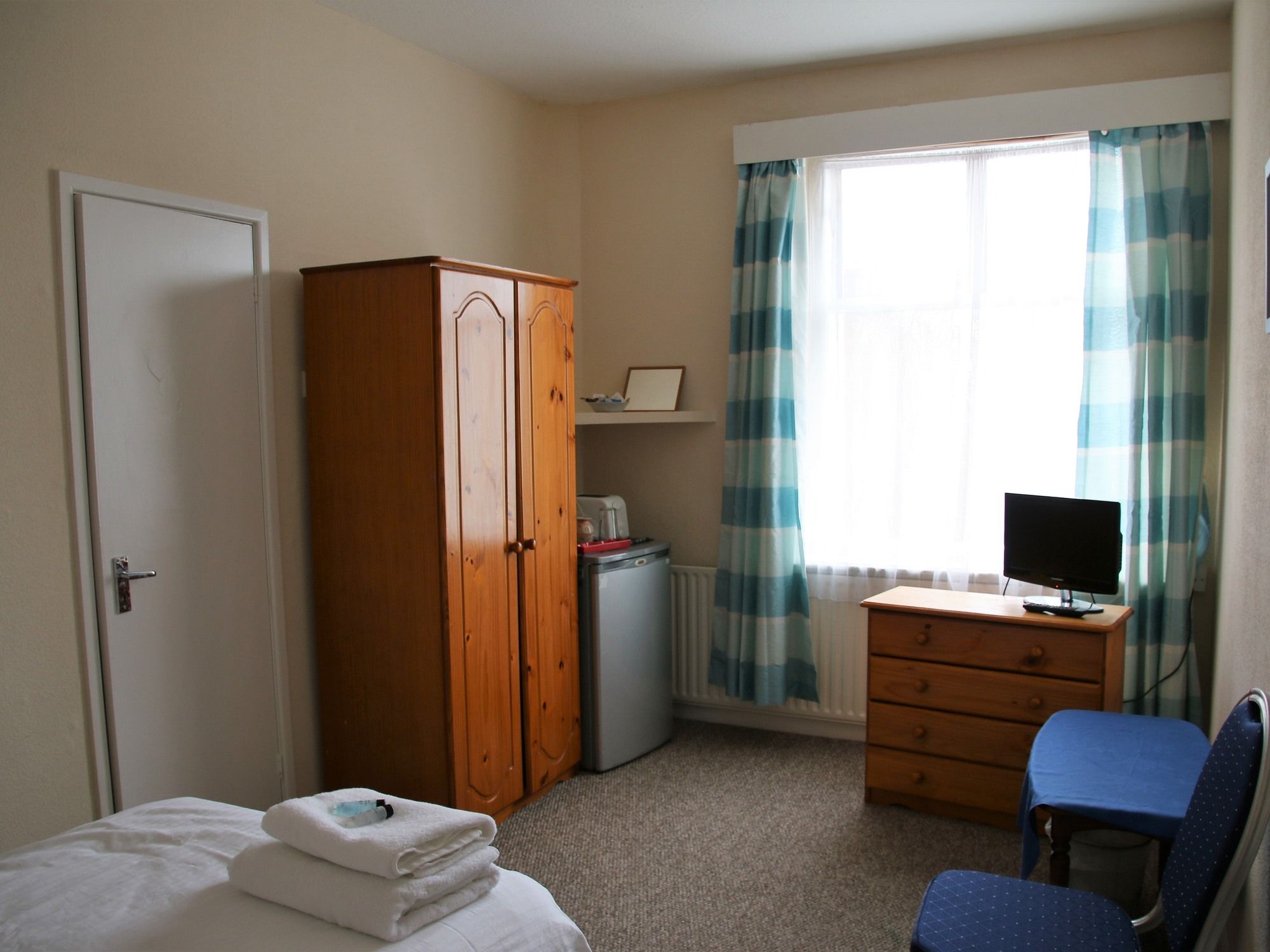 Фото Royal Ashton Hotel