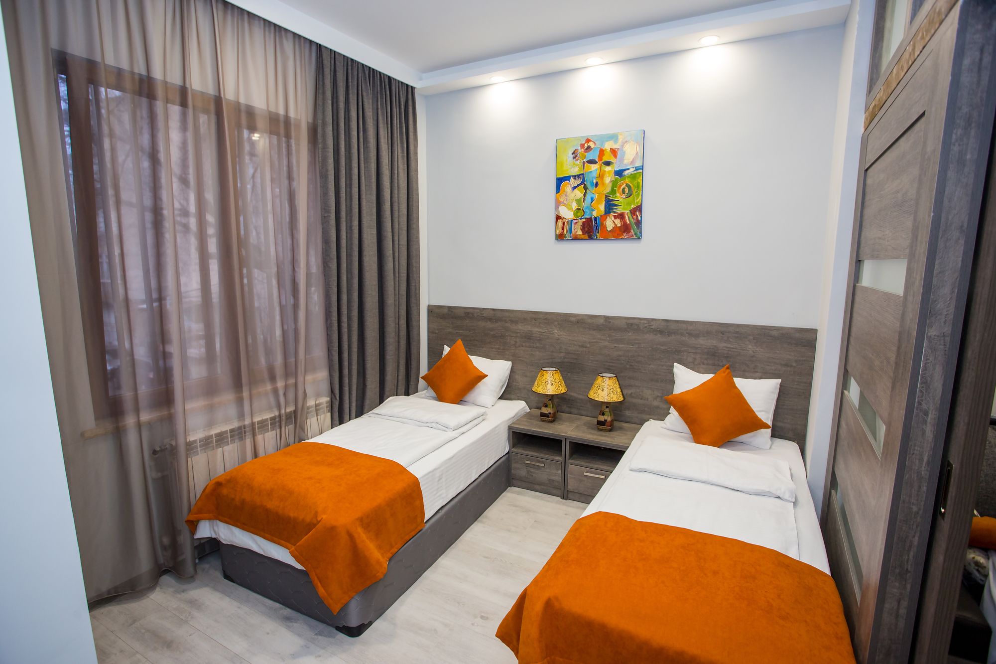 Фото Май Апартментс Ереван