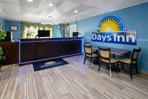 Гостиница Days Inn by Wyndham Queensbury/Lake George