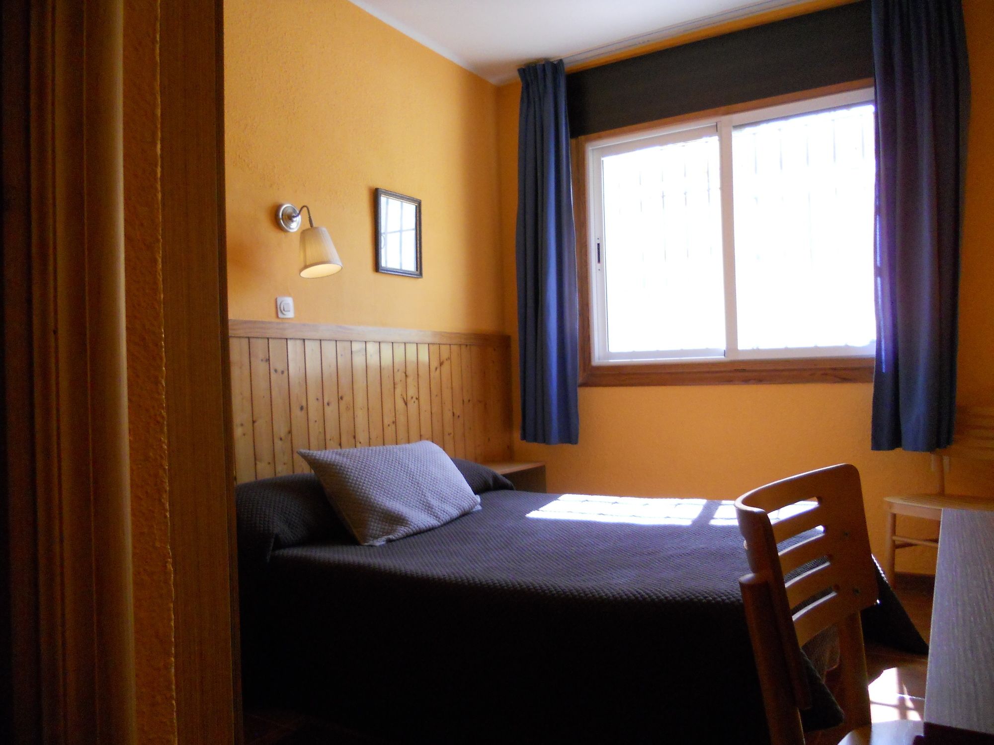 Фото Hostal El Callejon