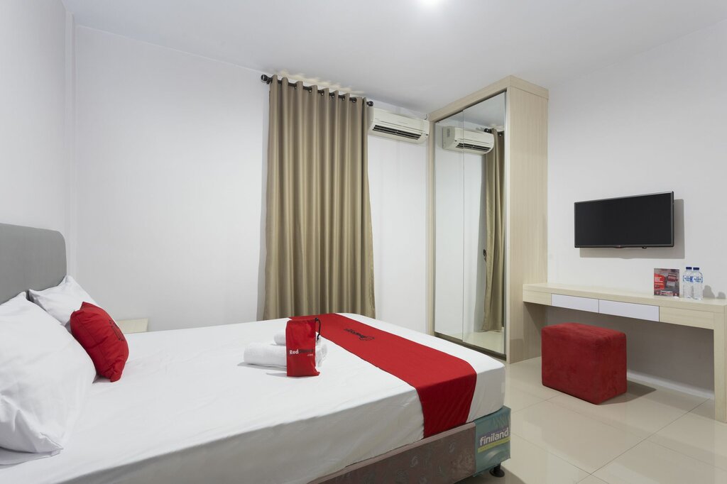 Hotel RedDoorz Plus near Cilandak Town Square 2, Jakarta, photo