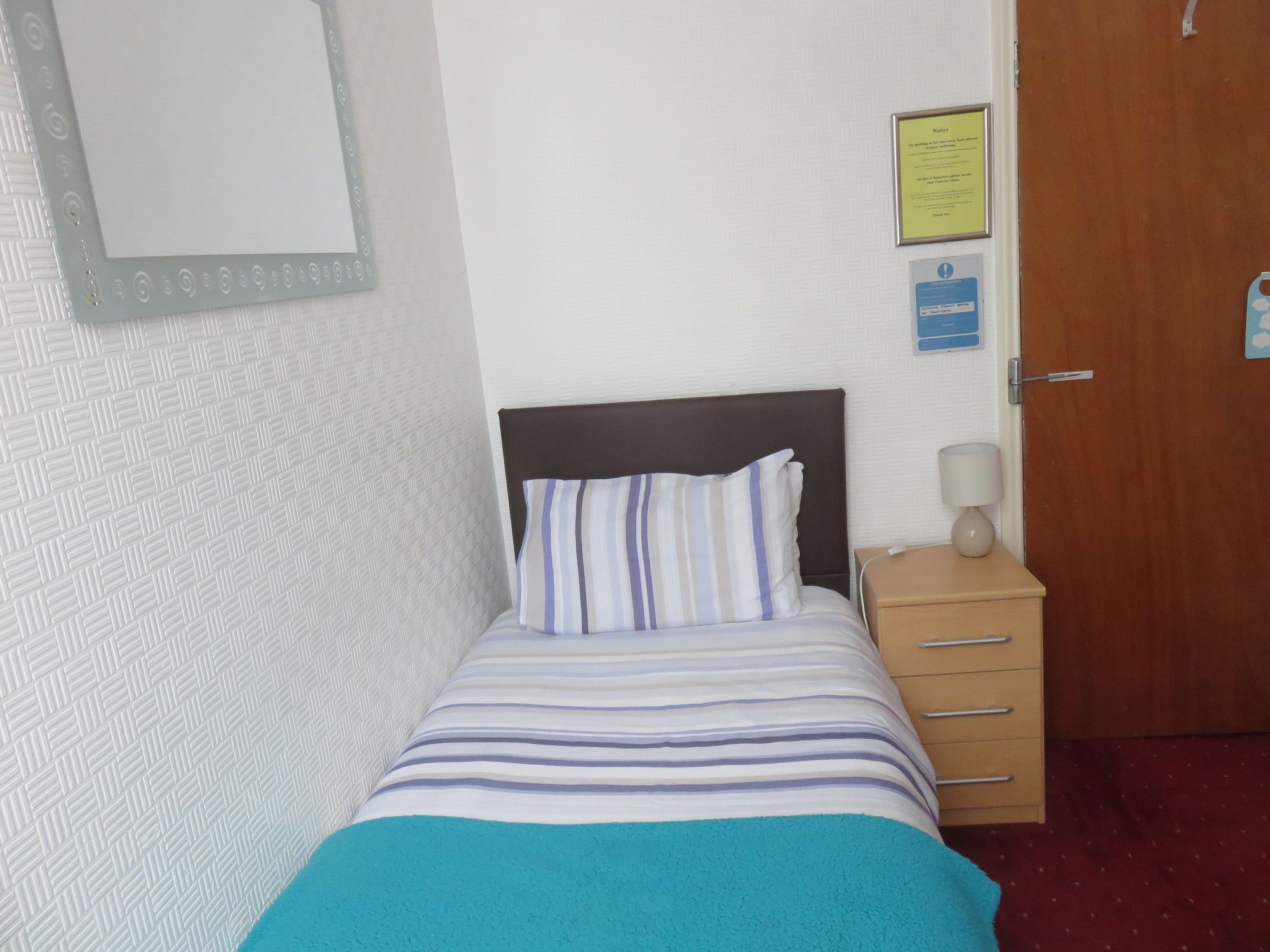 Фото Ainsley Court Guest House