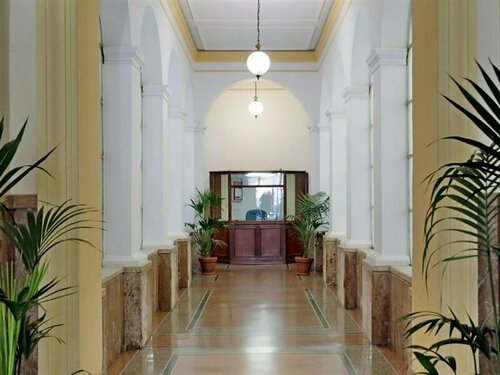 Гостиница Trevi Diamond Luxury Suite & Jacuzzi в Риме