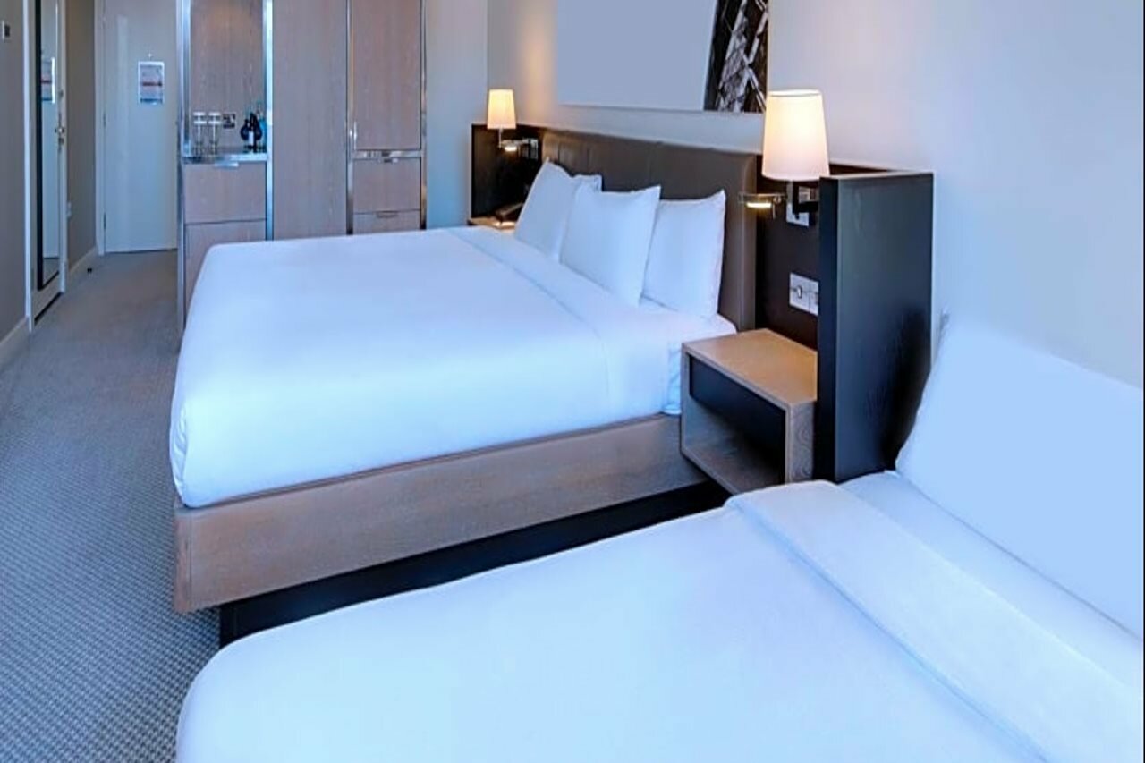 Фото Hilton London Angel Islington