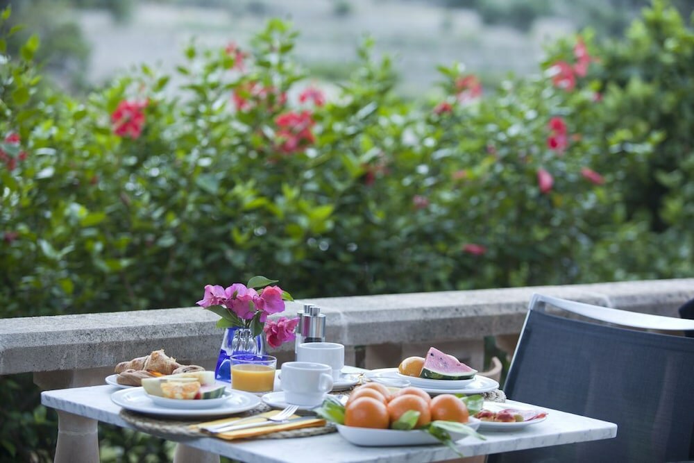 Фото Fornalutx Petit Hotel