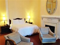 Фото Ambrose House & Café