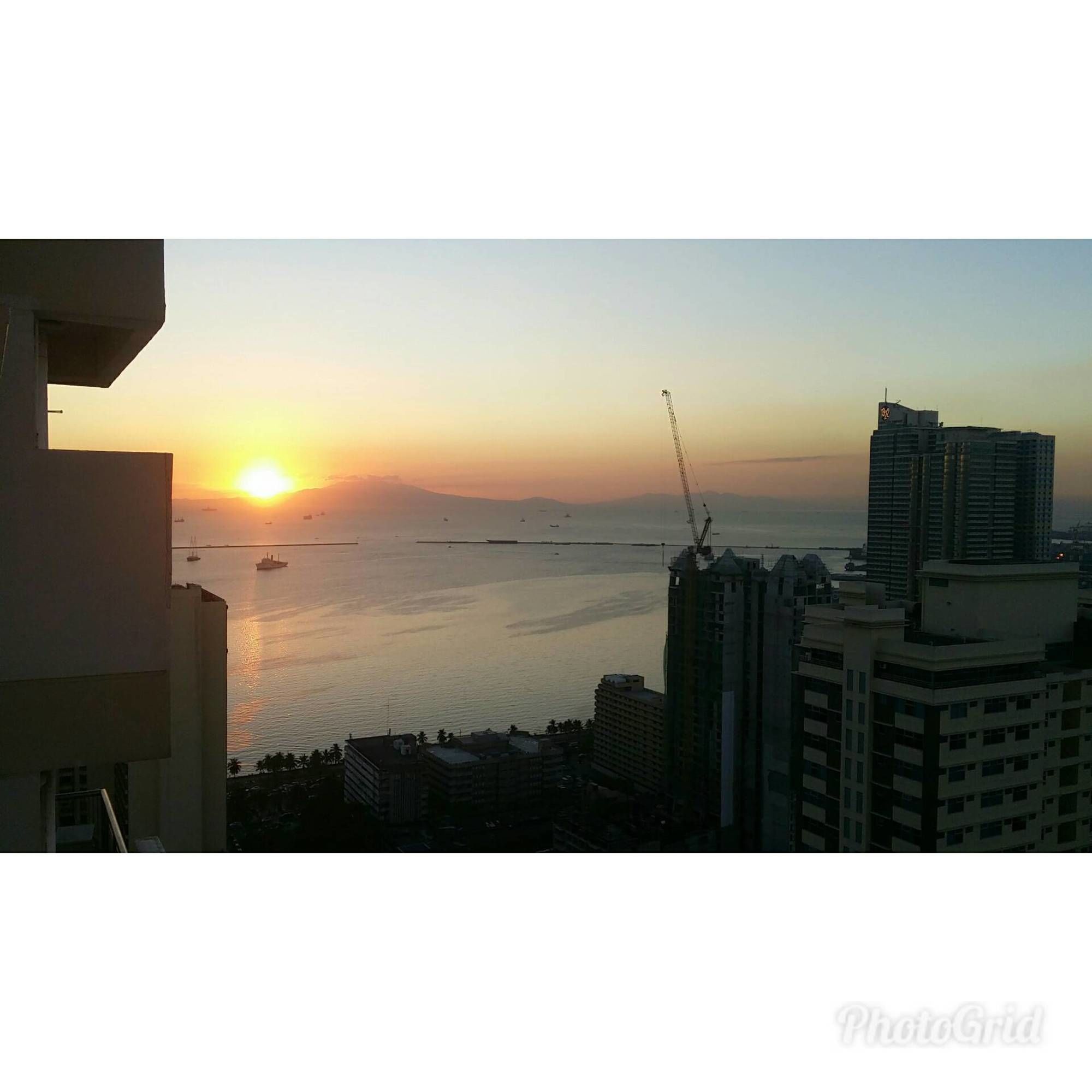 Фото Sea Pearl Manila Suites