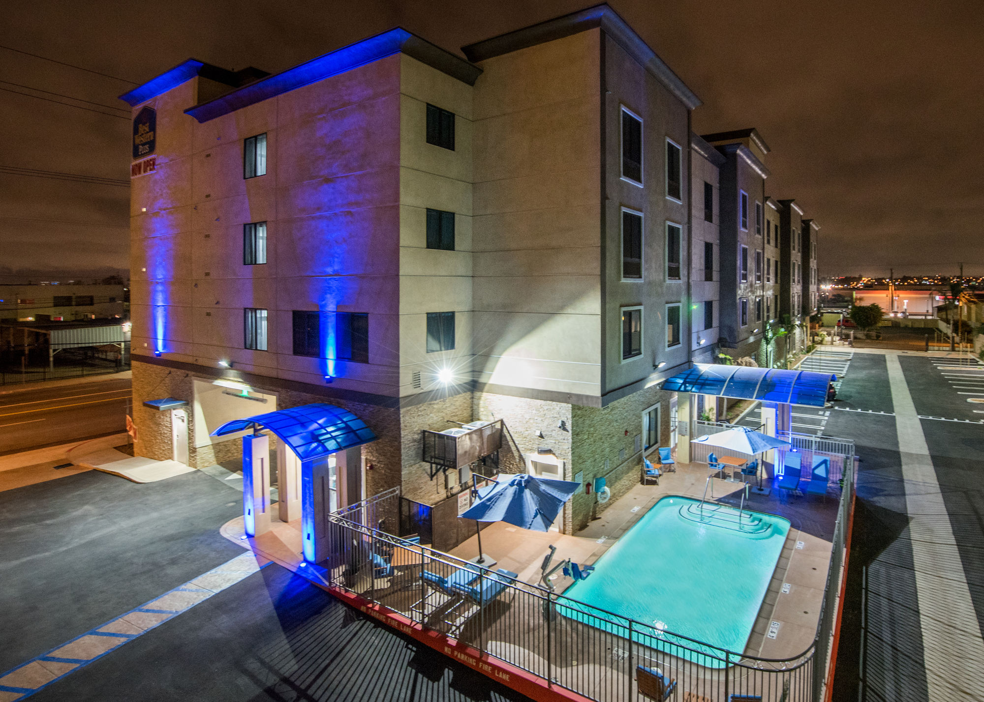 Фото Best Western Plus Gardena Inn & Suites
