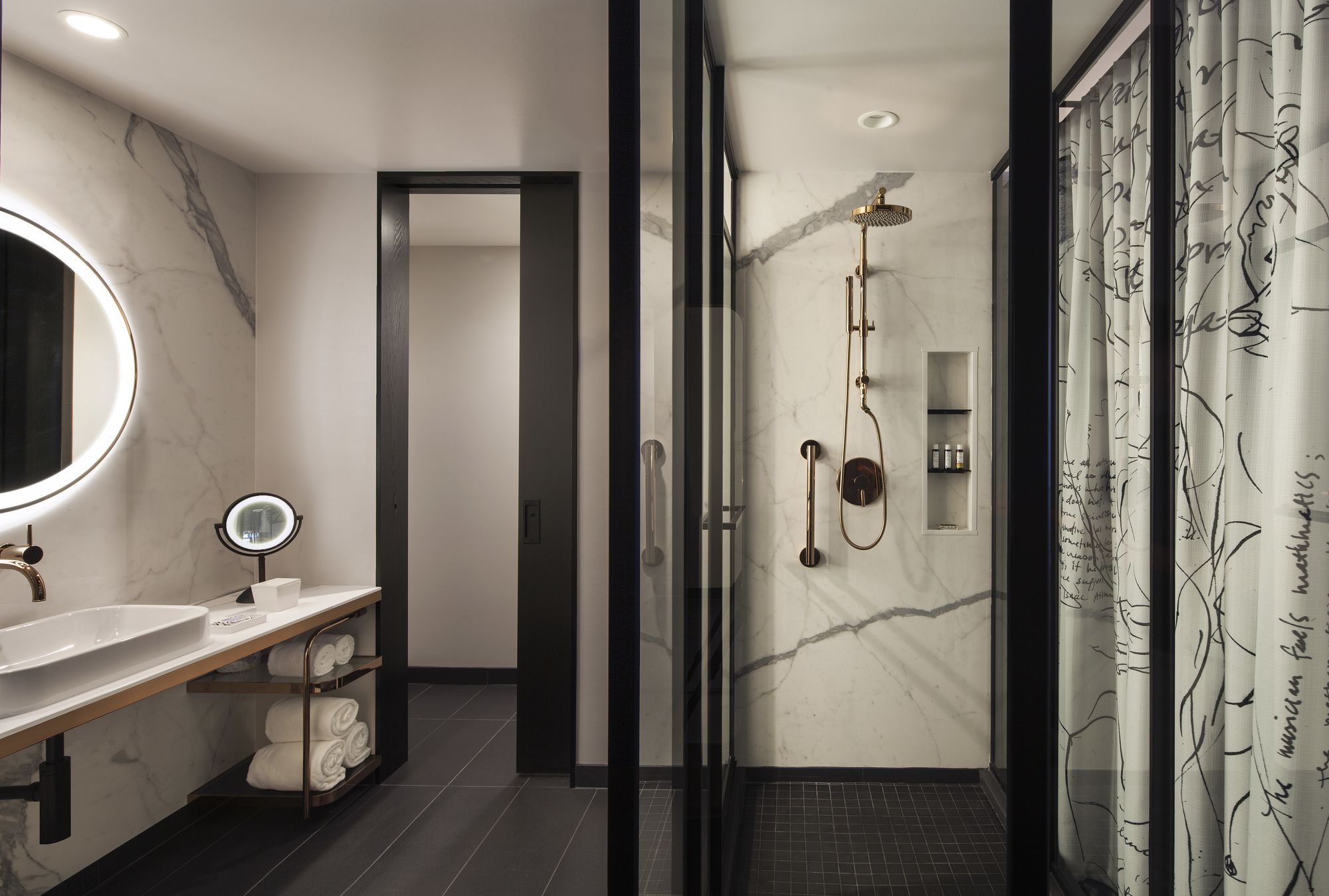 Фото Hotel Emc2, Autograph Collection