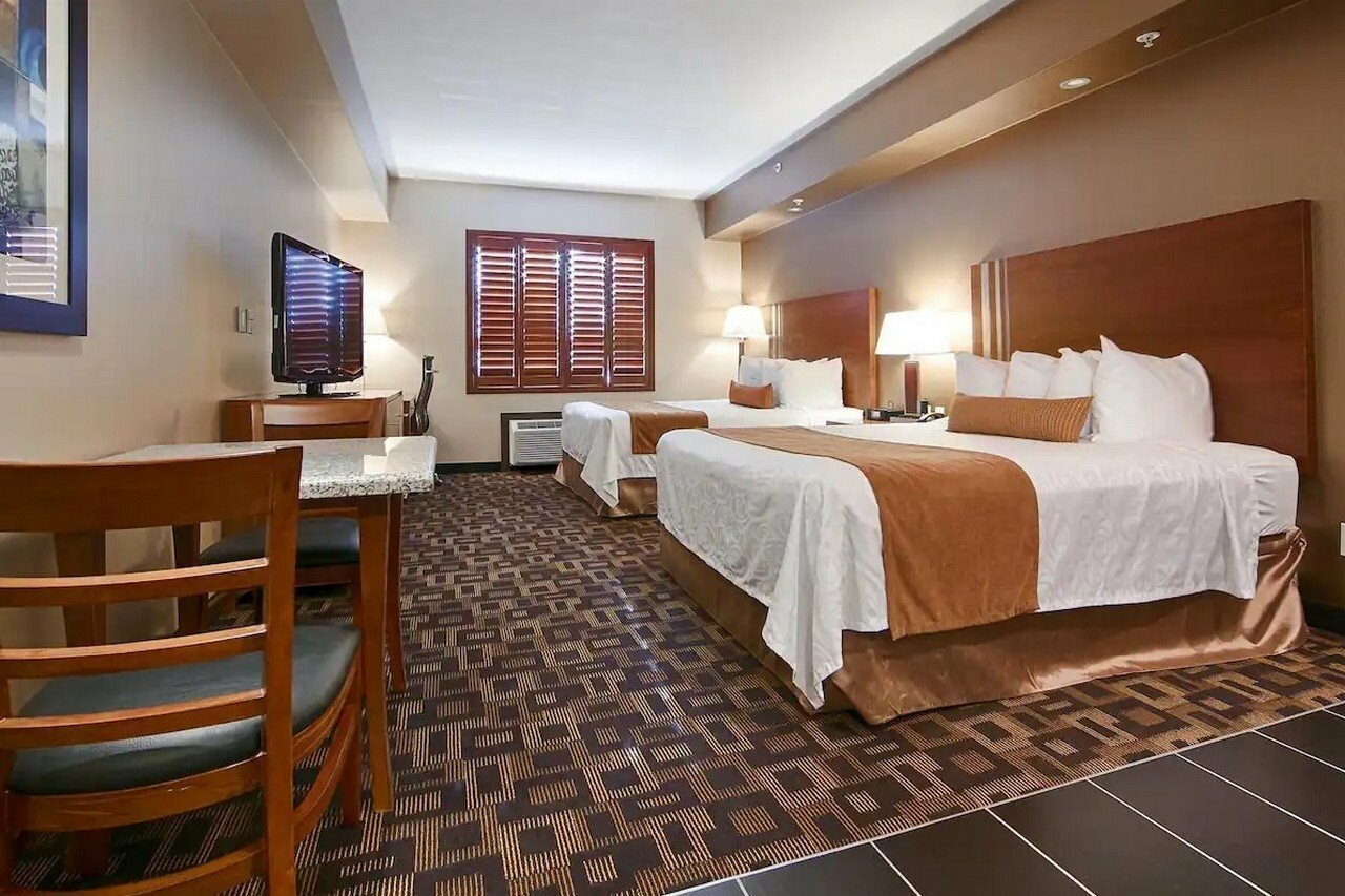 Фото Days Inn by Wyndham Redwater