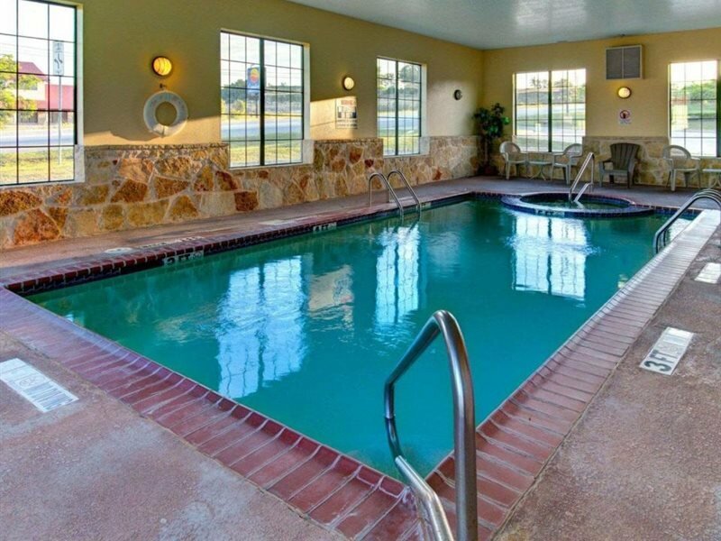 Фото Quality Inn & Suites