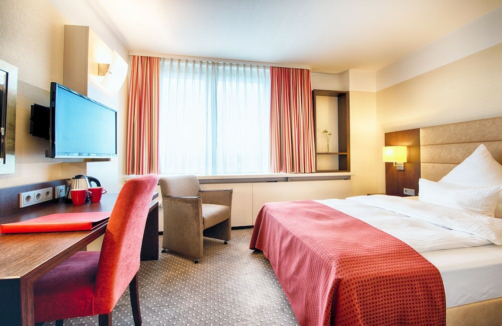 Фото Leonardo Hotel Munich Arabellapark