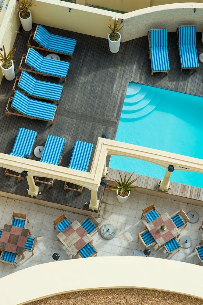 Фото Radisson Blu Le Vendome Hotel, Cape Town