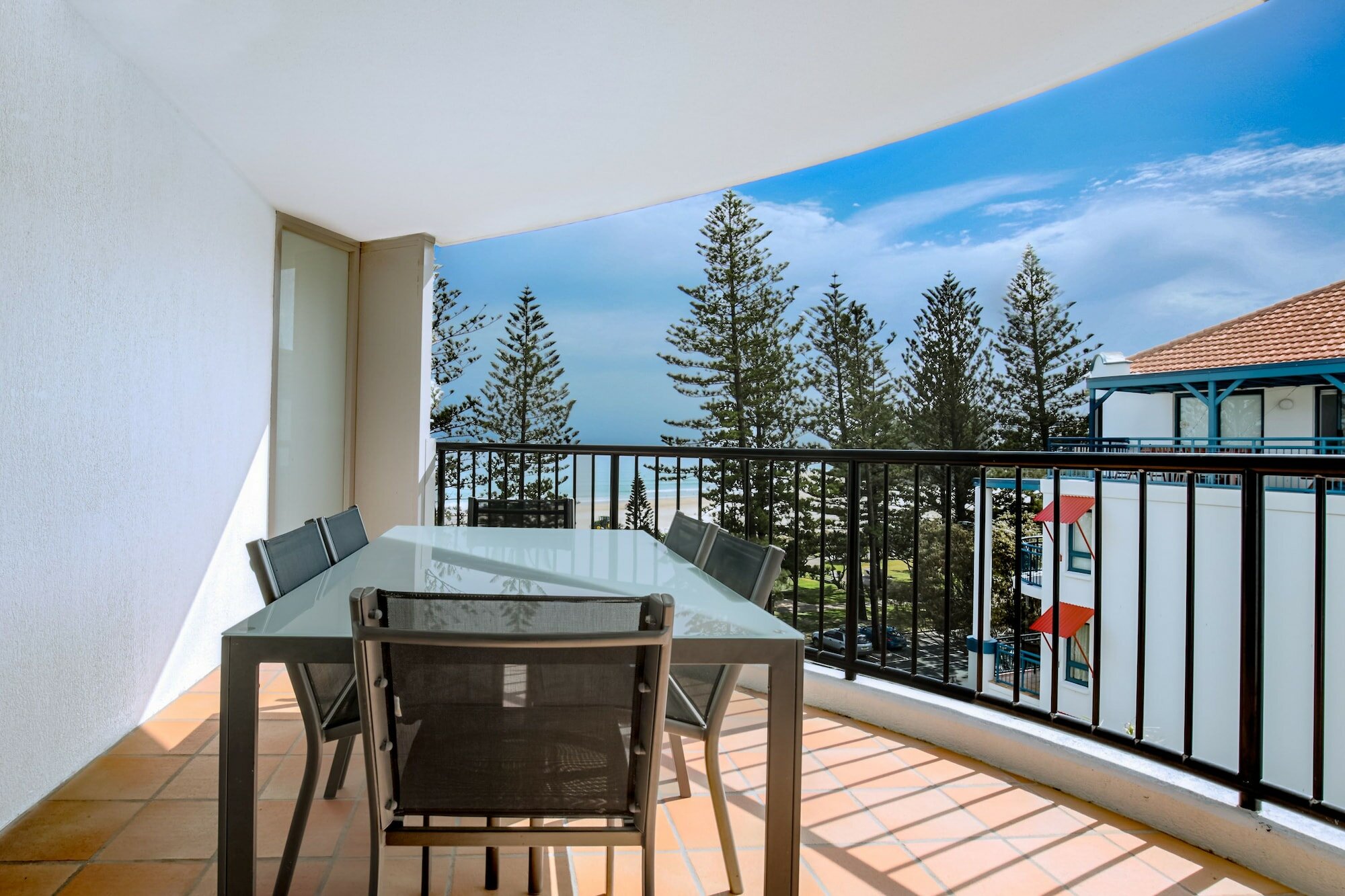 Фото Mantra Coolangatta Beach