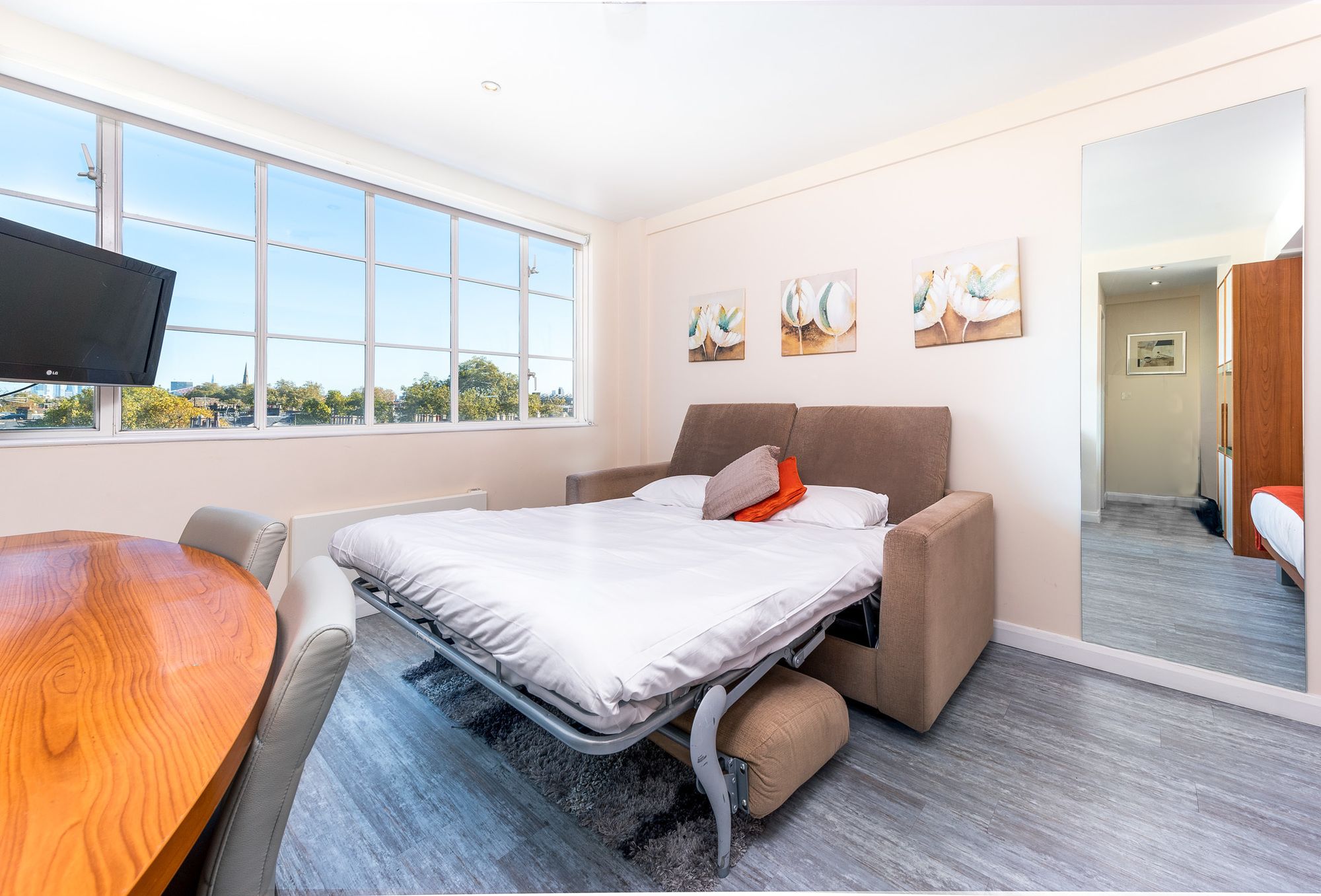 Фото Roland House Apartments