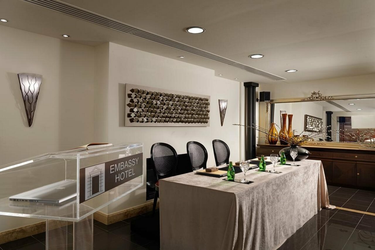 Фото Best Western Plus Embassy Hotel