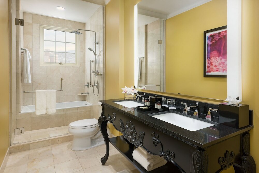 Фото Huntington Hotel