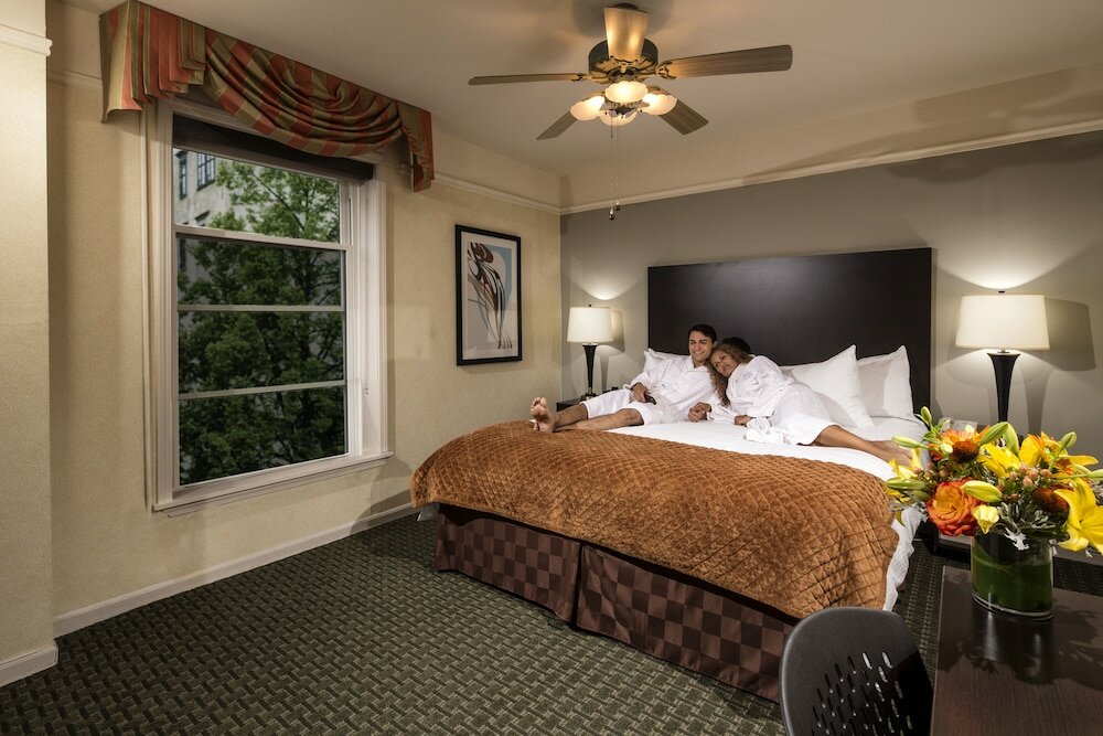 Фото The Willows Hotel