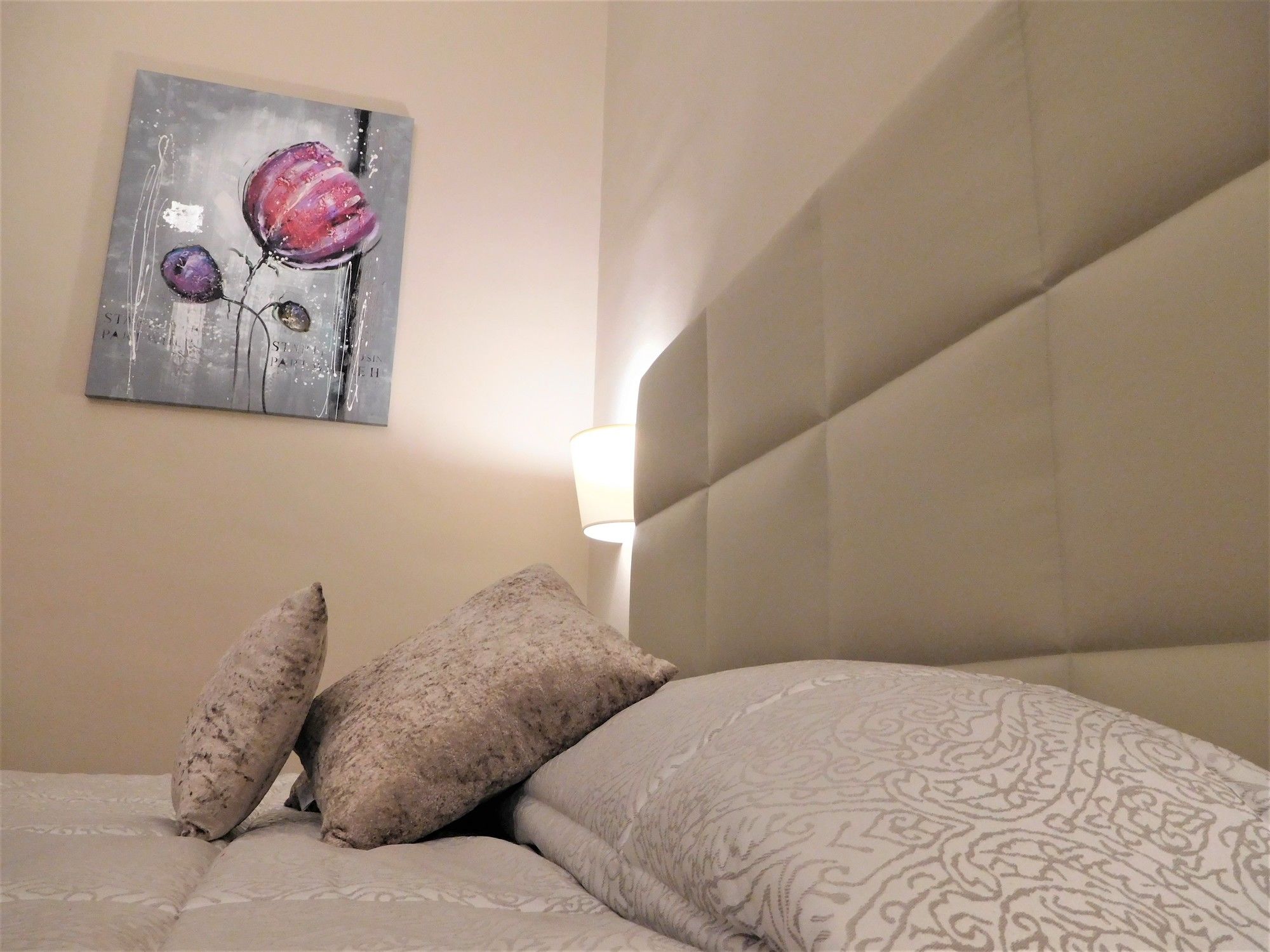 Фото Moonlight Hotel & Suites