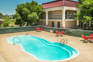 Гостиница Travelodge by Wyndham Pueblo