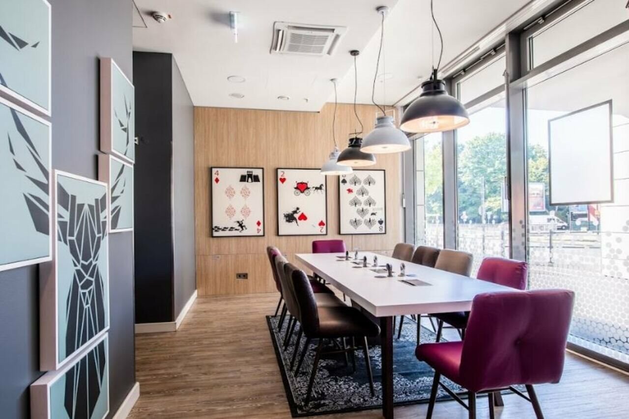 Фото Premier Inn Cologne City Sud Hotel