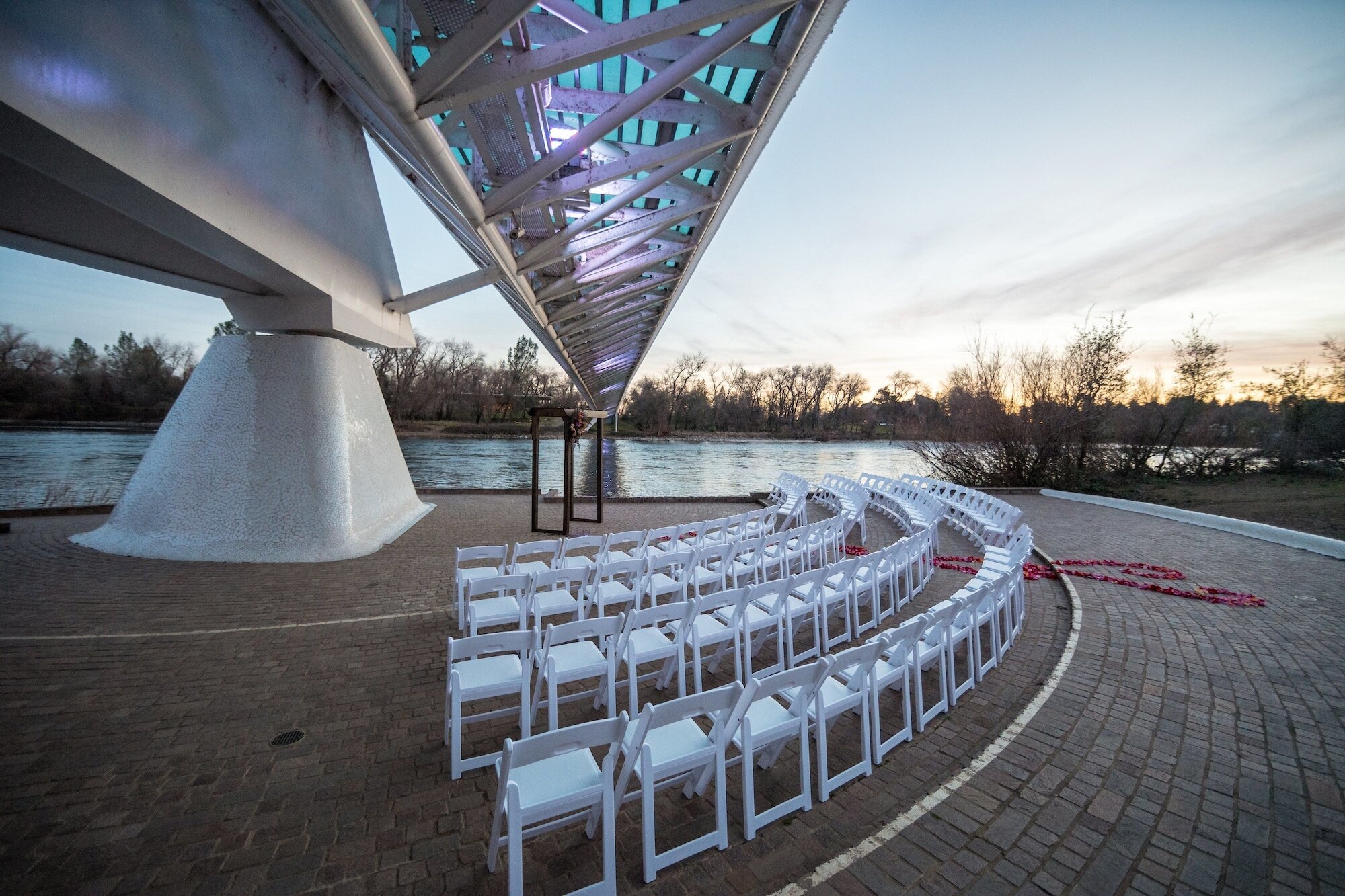 Фото Sheraton Redding Hotel at the Sundial Bridge