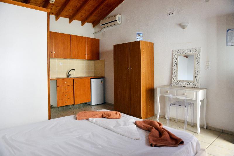 Фото Yalis Studios