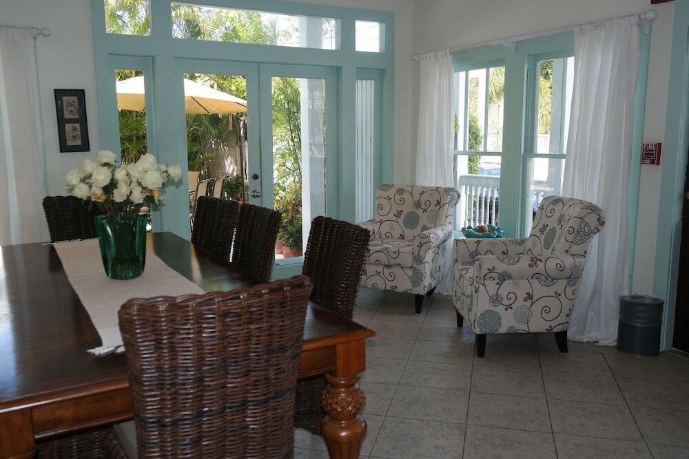 Фото Heron House Court - Adult Only