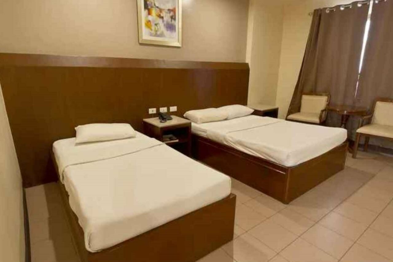 Фото Diplomat Hotel