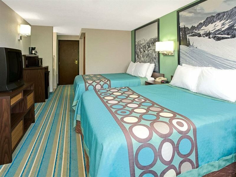 Фото Super 8 by Wyndham Denver Stapleton