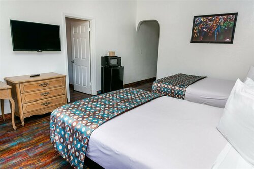 Внешний вид отеля Anaheim Discovery Inn & Suites в Анахайме, фото 3