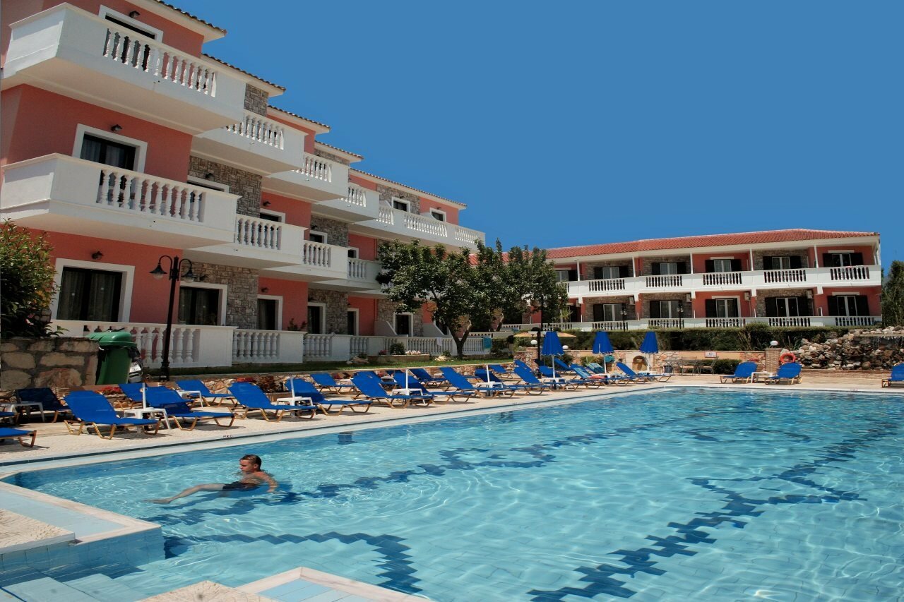 Фото отеля 1