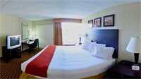 Фото Holiday Inn Express Woodstock-Shenandoah Valley, an Ihg Hotel