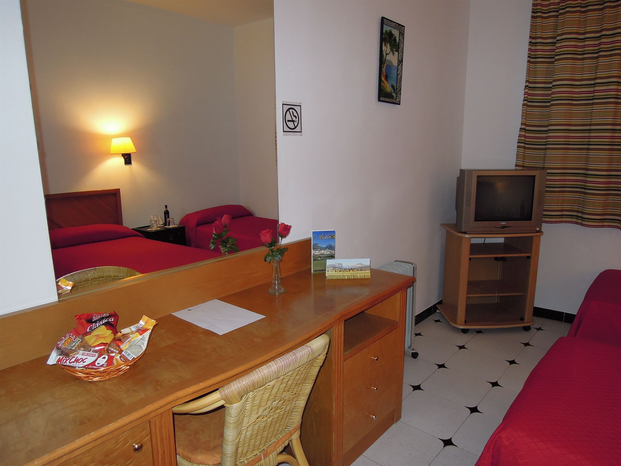 Фото Hostal Ca'n Tiu