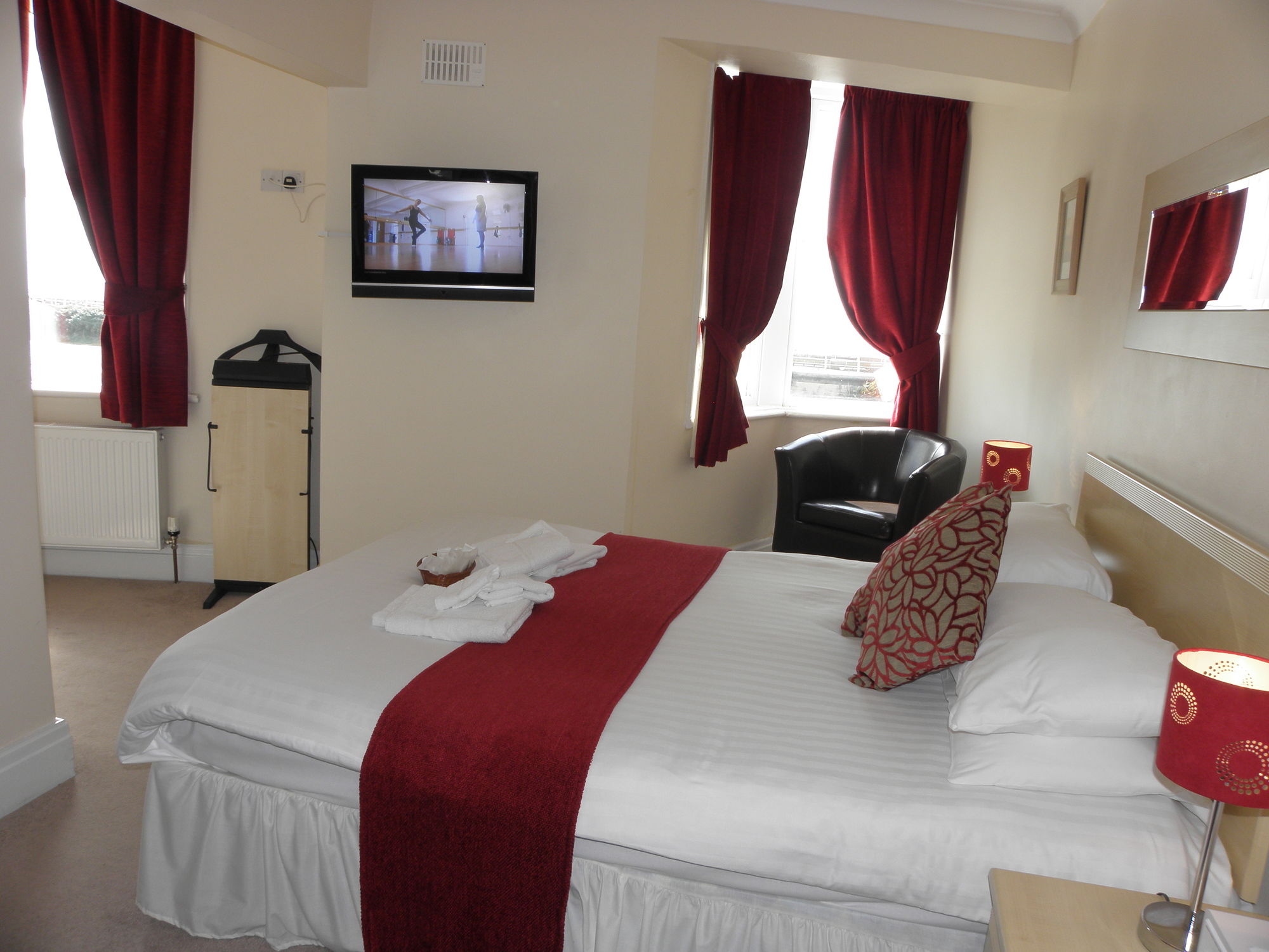 Фото The Carn Brae Bed & Breakfast