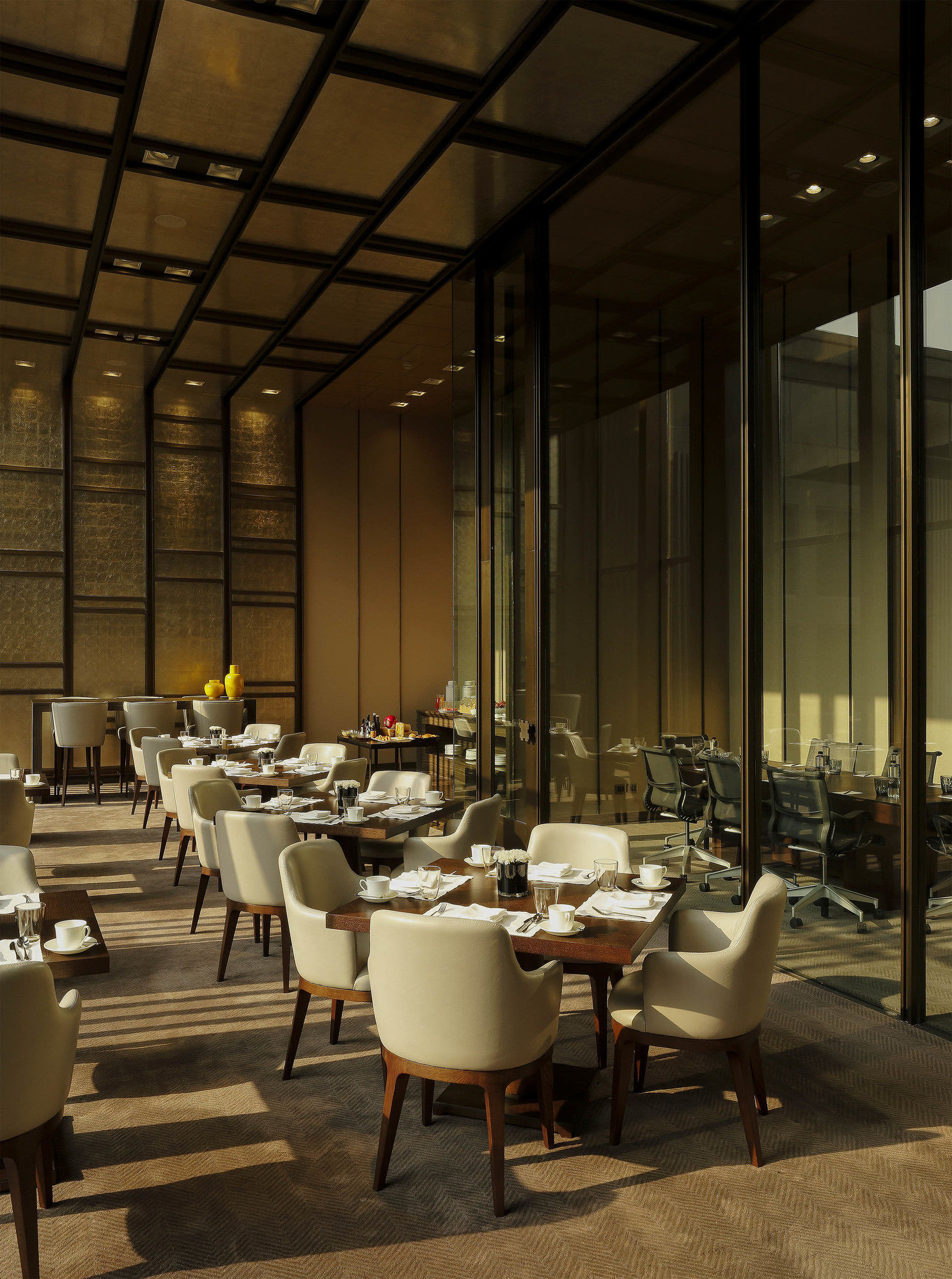 Фото Roseate House