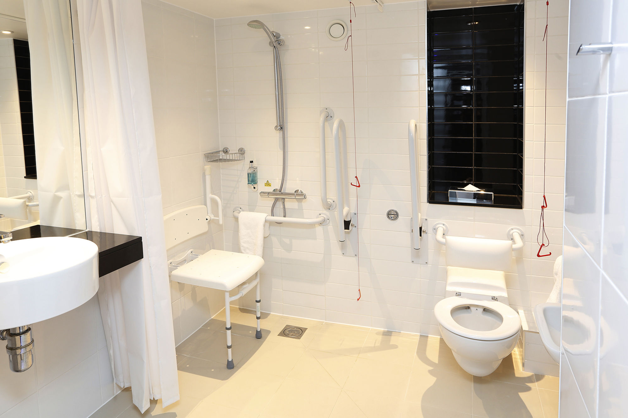 Фото Holiday Inn Express Windsor, an Ihg Hotel