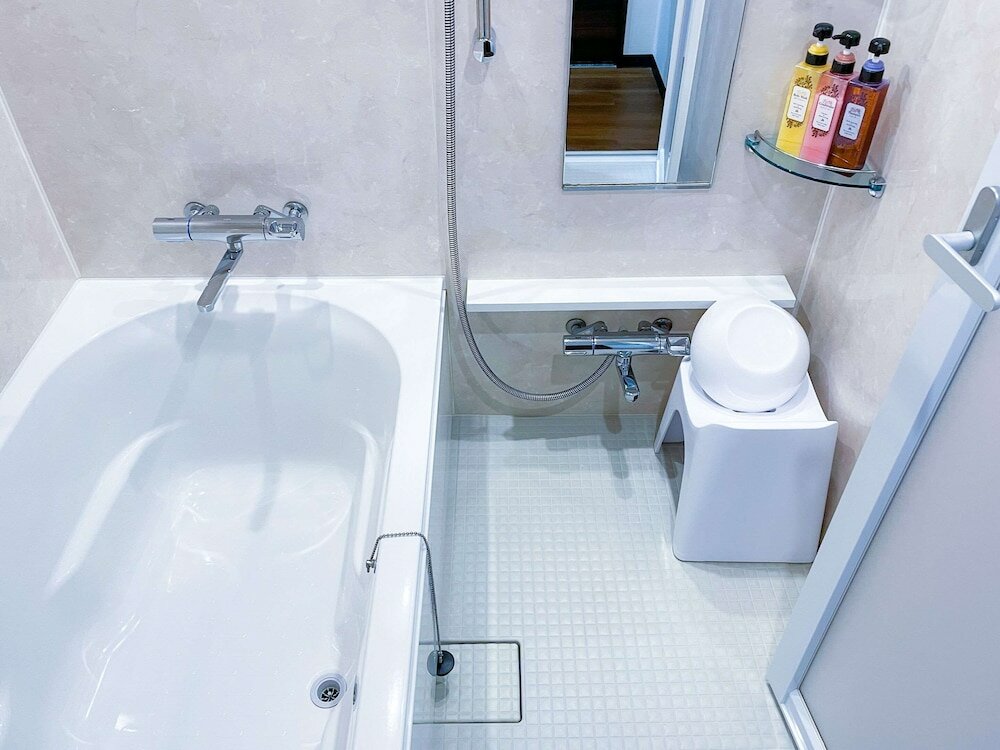 Фото Comfort Suites Tokyo Bay