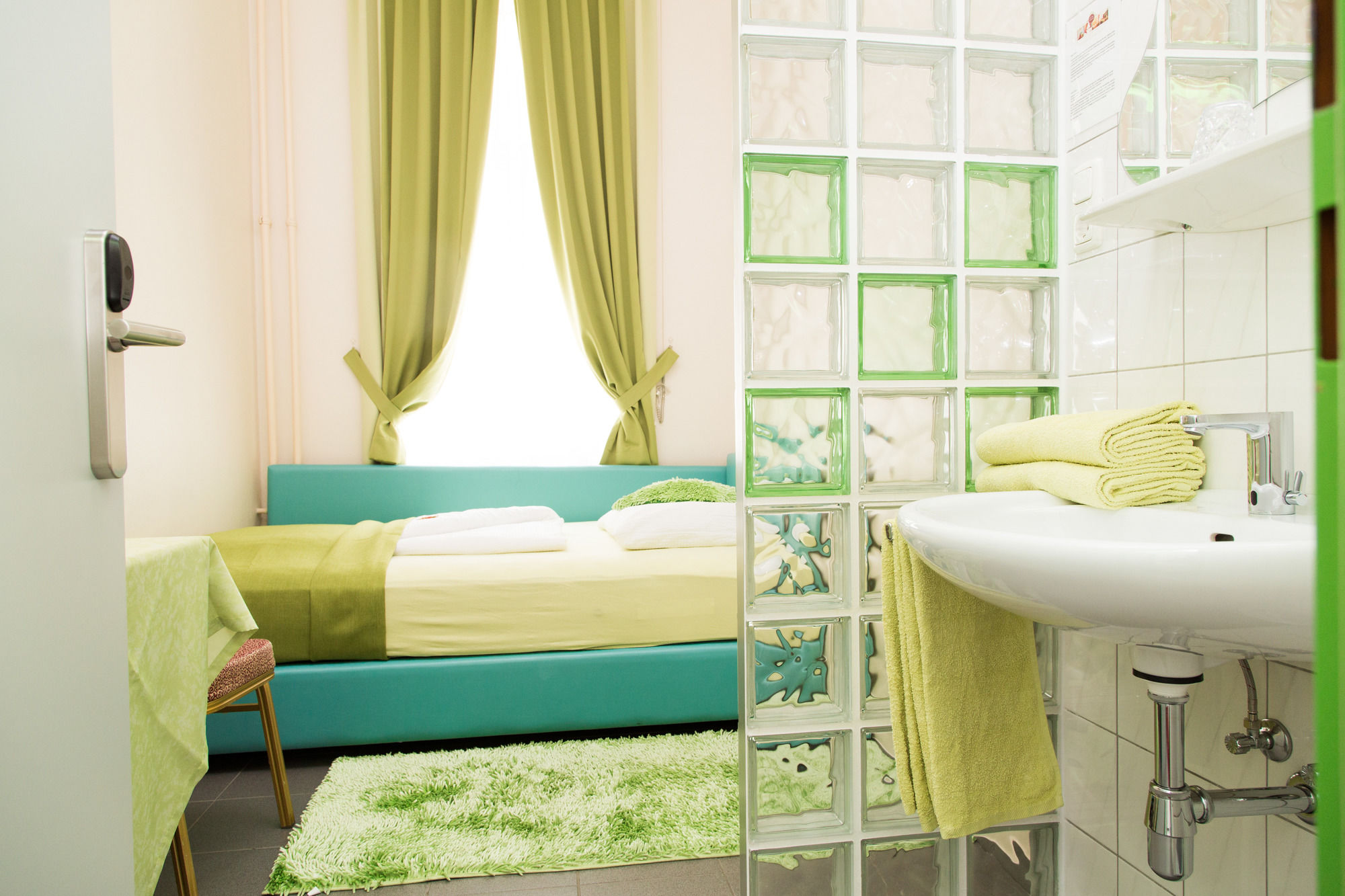 Фото Odeon Hotel