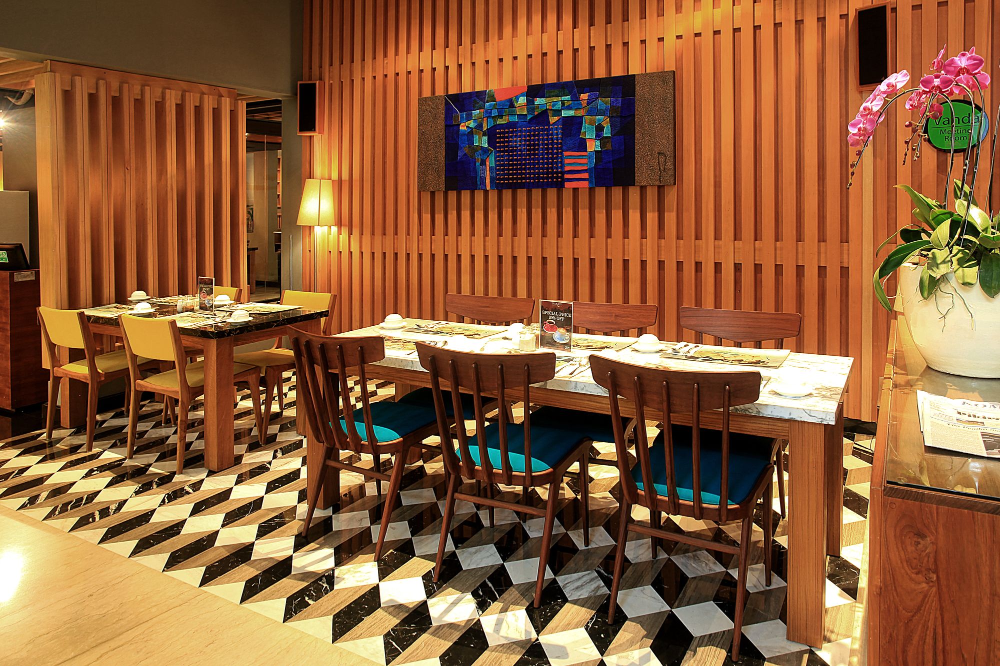 Фото Ivory Hotel Bandung