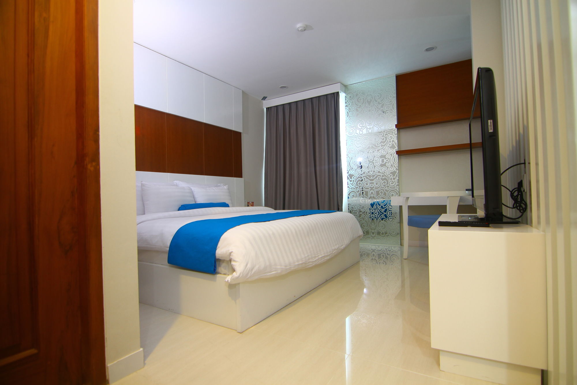 Фото The Falatehan Hotel